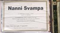 Il necrologio murale della famiglia di Nanni Svampa Il necrologio murale della famiglia di Nanni Svampa