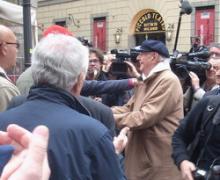 Funerale di Franca Rame, Milano, Dario Fo ringrazia la folla (maggio 2013, foto Ibis)